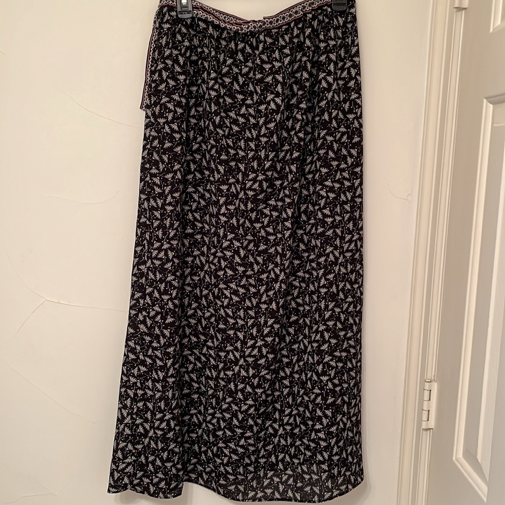 Max Studio maxi skirt - Picture 2 of 3